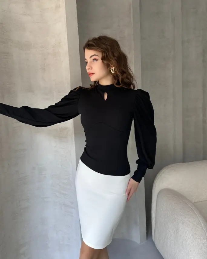 Balon Kollu Siyah Kadın Bluz – Zarif ve Şık Tasarım - 1