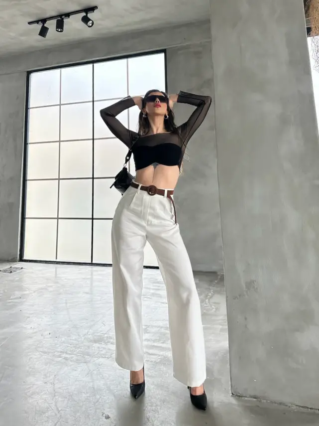 Beyaz Pantolon – Şık ve Modern Kadın Modeli - 1