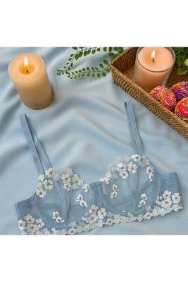 Mavi Çiçek İşlemeli Transparan Dantel Sütyen & String Takım - 3