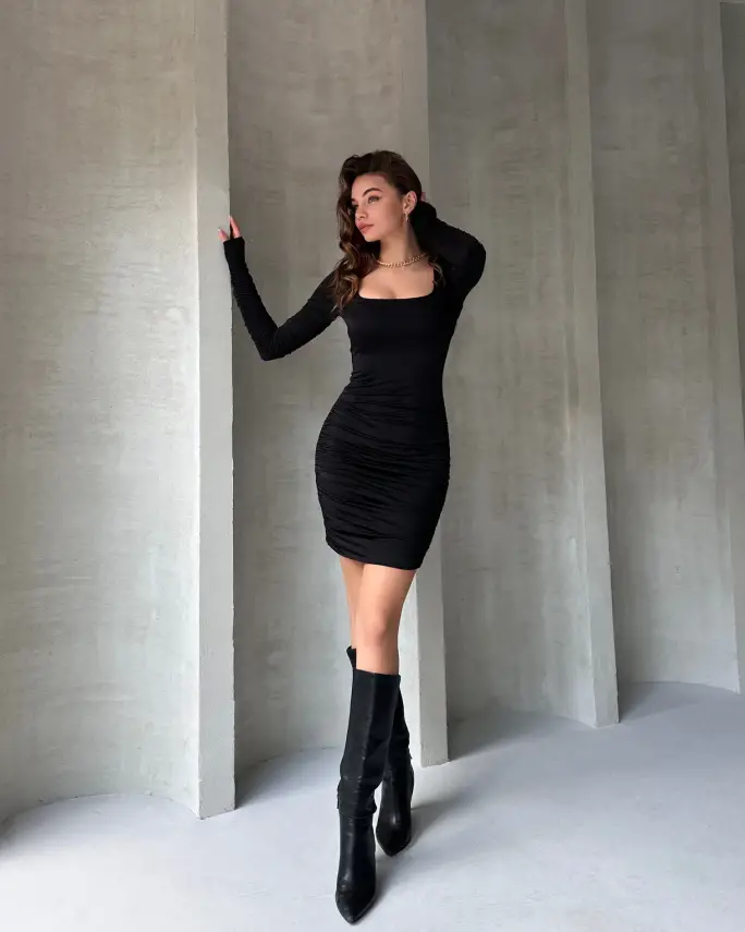 Siyah Açık Yaka Elbise – Zarif ve Şık Mini Elbise Modeli - 1