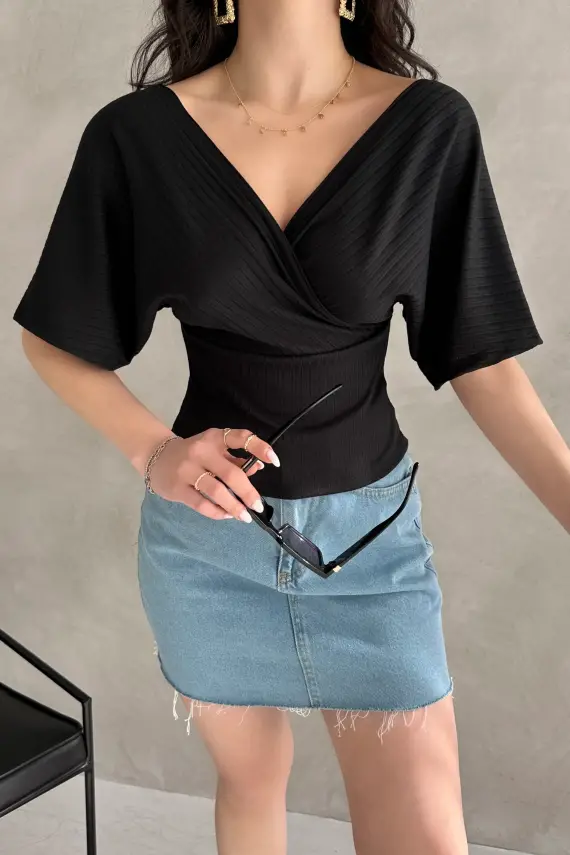 Siyah V Yaka Çapraz Kadın Bluz | Şık ve Zarif Tasarım - 1